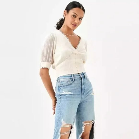 American Eagle Outfitters Tops - American Eagle Cream Poof Sleeve Crop Top